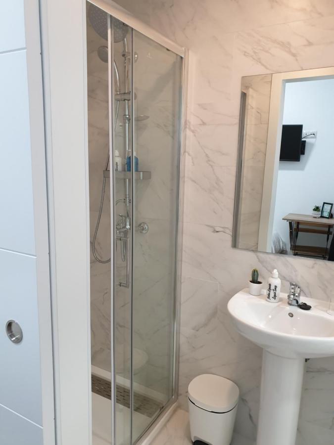 Norte Oviedo Rooms มาดริด ภายนอก รูปภาพ
