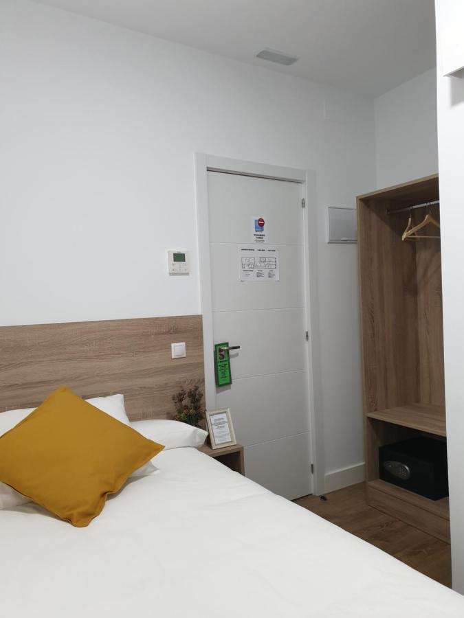 Norte Oviedo Rooms มาดริด ภายนอก รูปภาพ